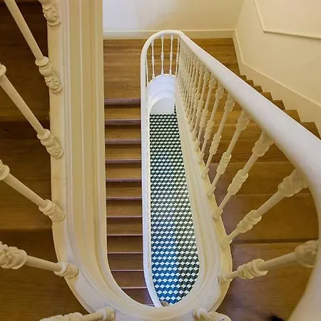 Hostee - Sublime 2Br Apt On Restauradores Sq Apartment *