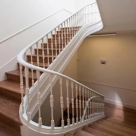 Hostee - Sublime 2br On Restauradores Sq Daire