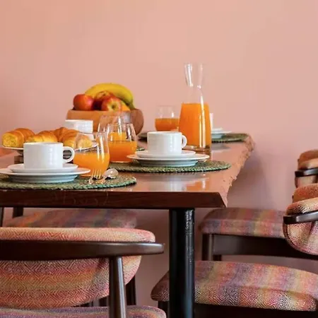 Hostee - Sublime 2br On Restauradores Sq Lisbon