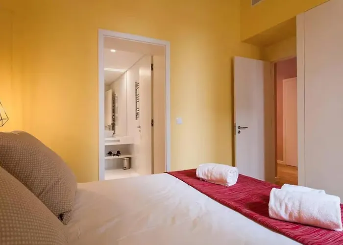 Hostee - Sublime 2br On Restauradores Sq Appartement
