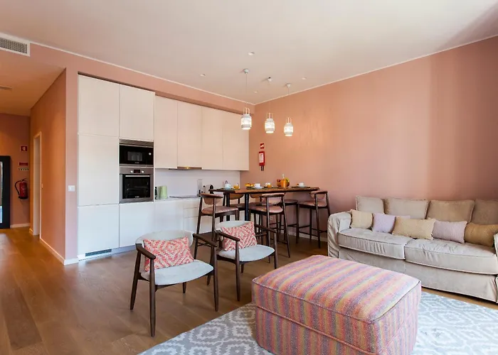 Апартаменты Hostee - Sublime 2br On Restauradores Sq