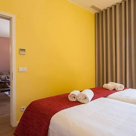 Hostee - Sublime 2Br Apt On Restauradores Sq Lissabon