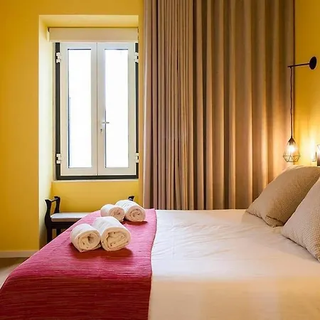 Hostee - Sublime 2Br Apt On Restauradores Sq *